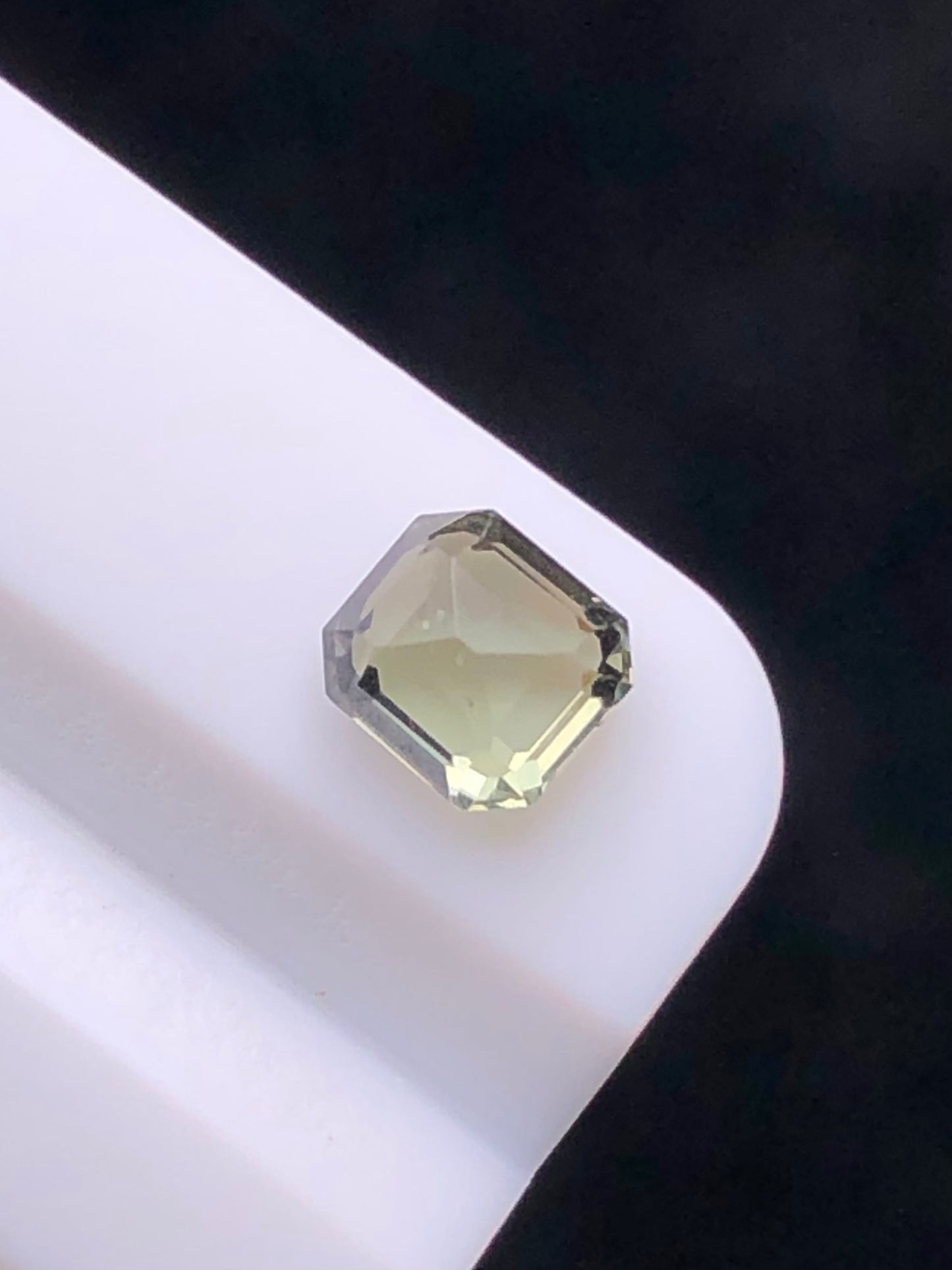 SRILANKA 0.90 CT GREEN NATURAL UNHEATED SAPPHIRE LOOSE STONE