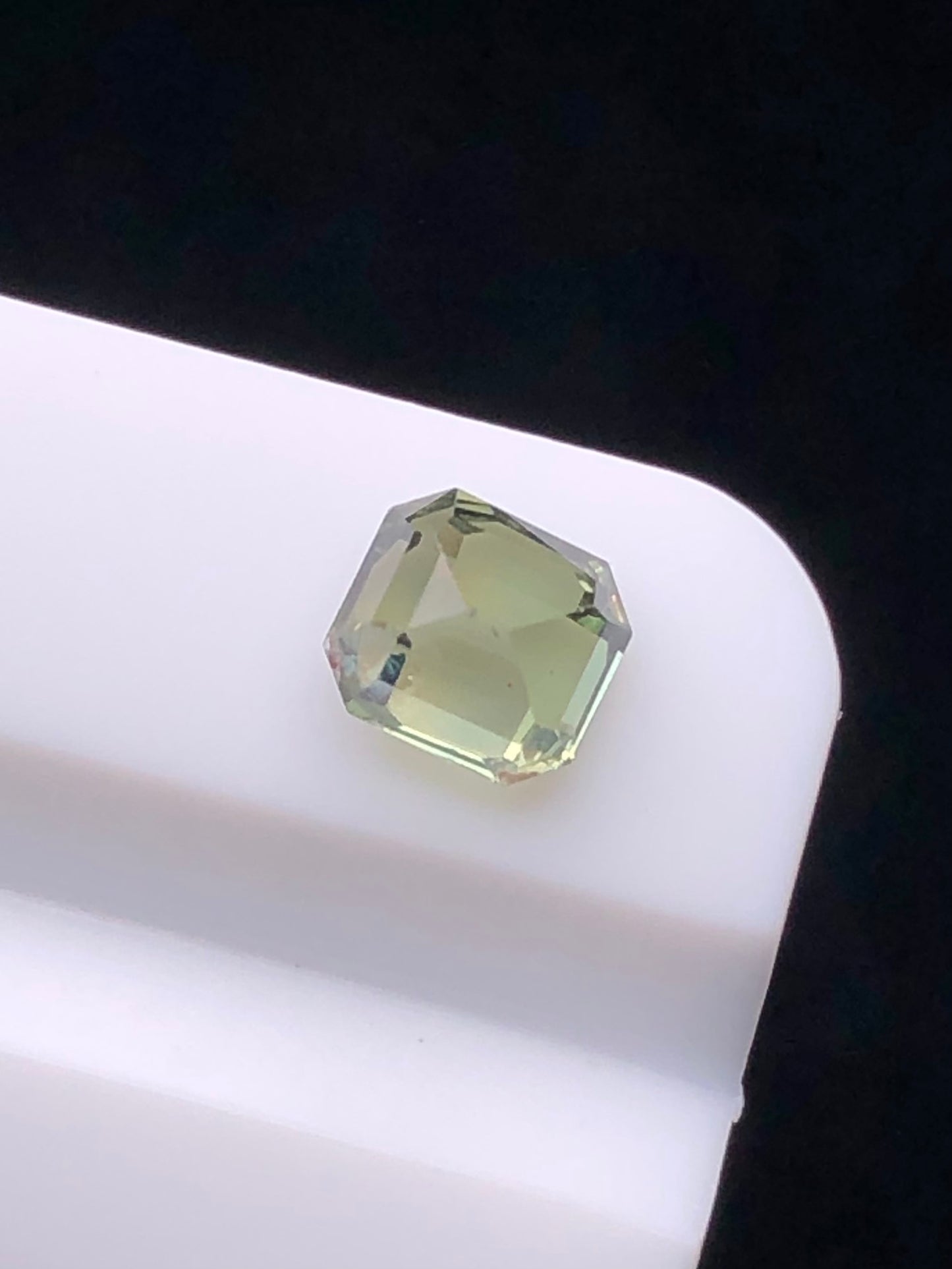 SRILANKA 0.90 CT GREEN NATURAL UNHEATED SAPPHIRE LOOSE STONE