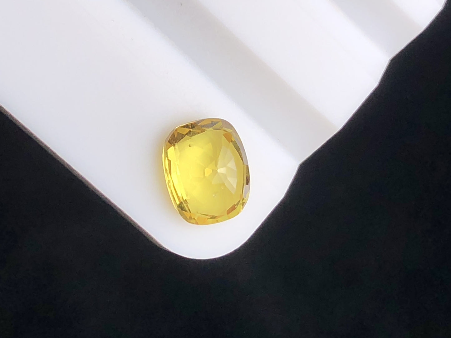 SRILANKA 1.29 CT YELLOW NATURAL HEATED SAPPHIRE LOOSE STONE