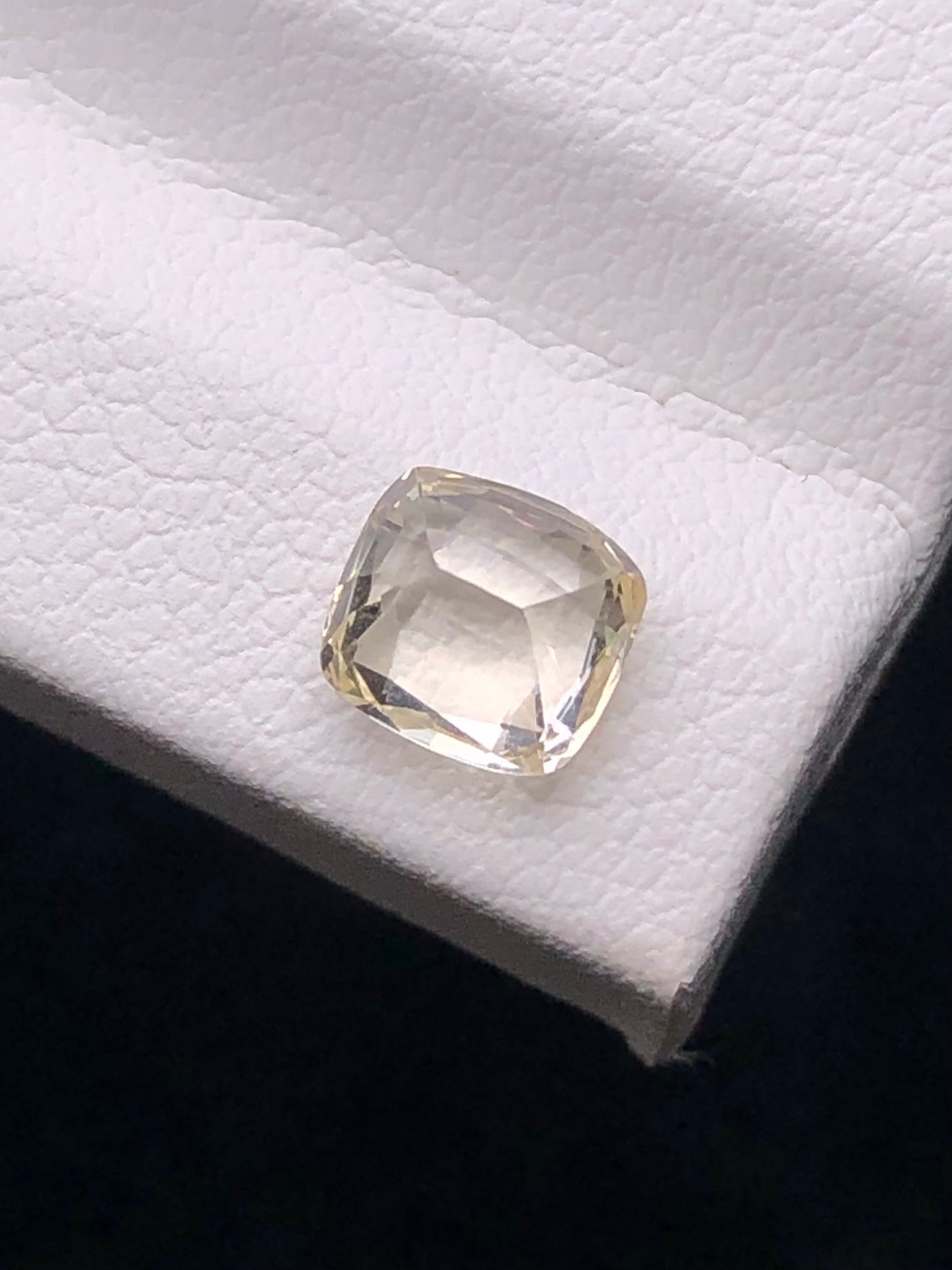 SRILANKA 1.09 CT YELLOW NATURAL HEATED SAPPHIRE LOOSE STONE