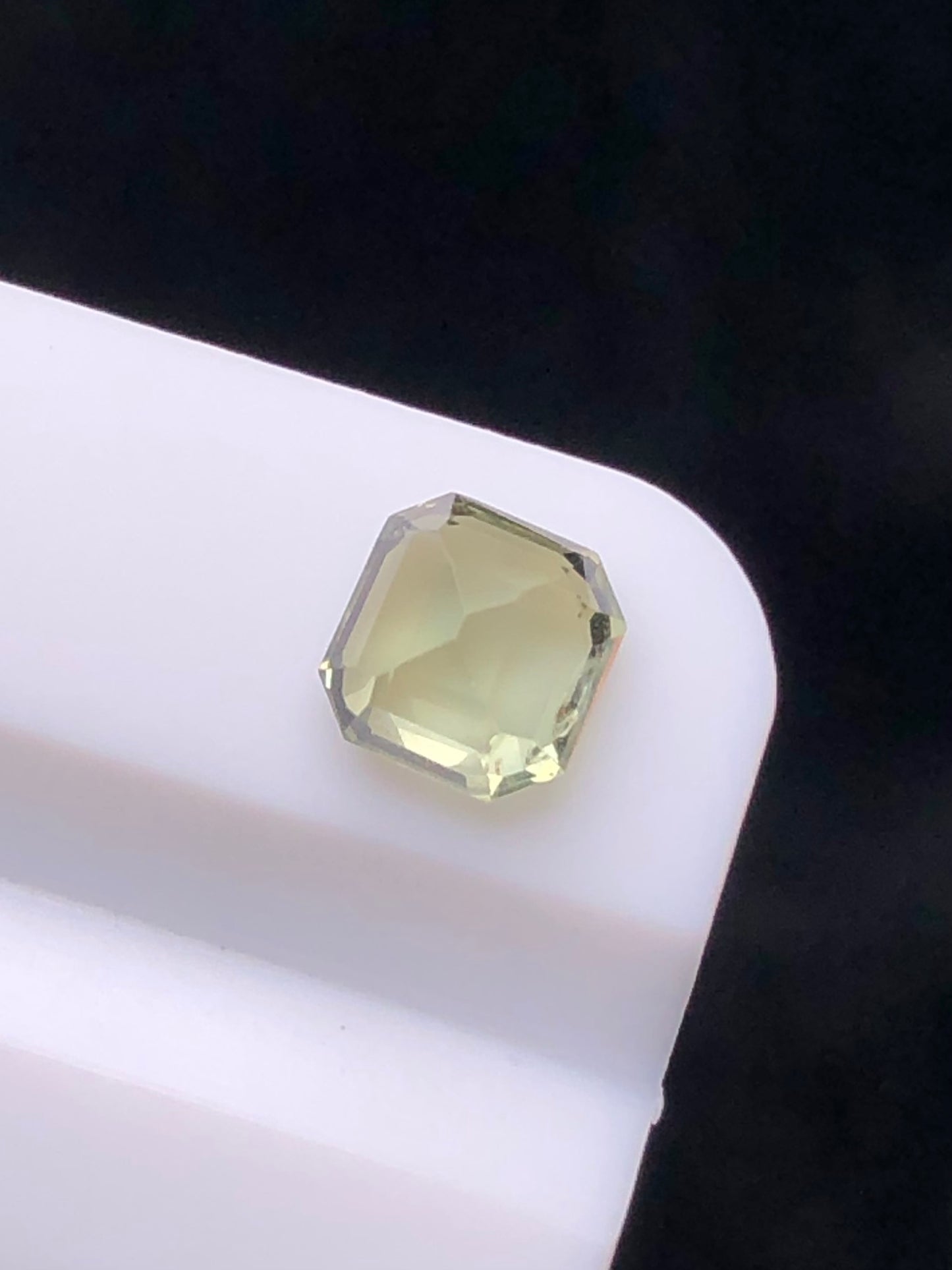 SRILANKA 0.90 CT GREEN NATURAL UNHEATED SAPPHIRE LOOSE STONE