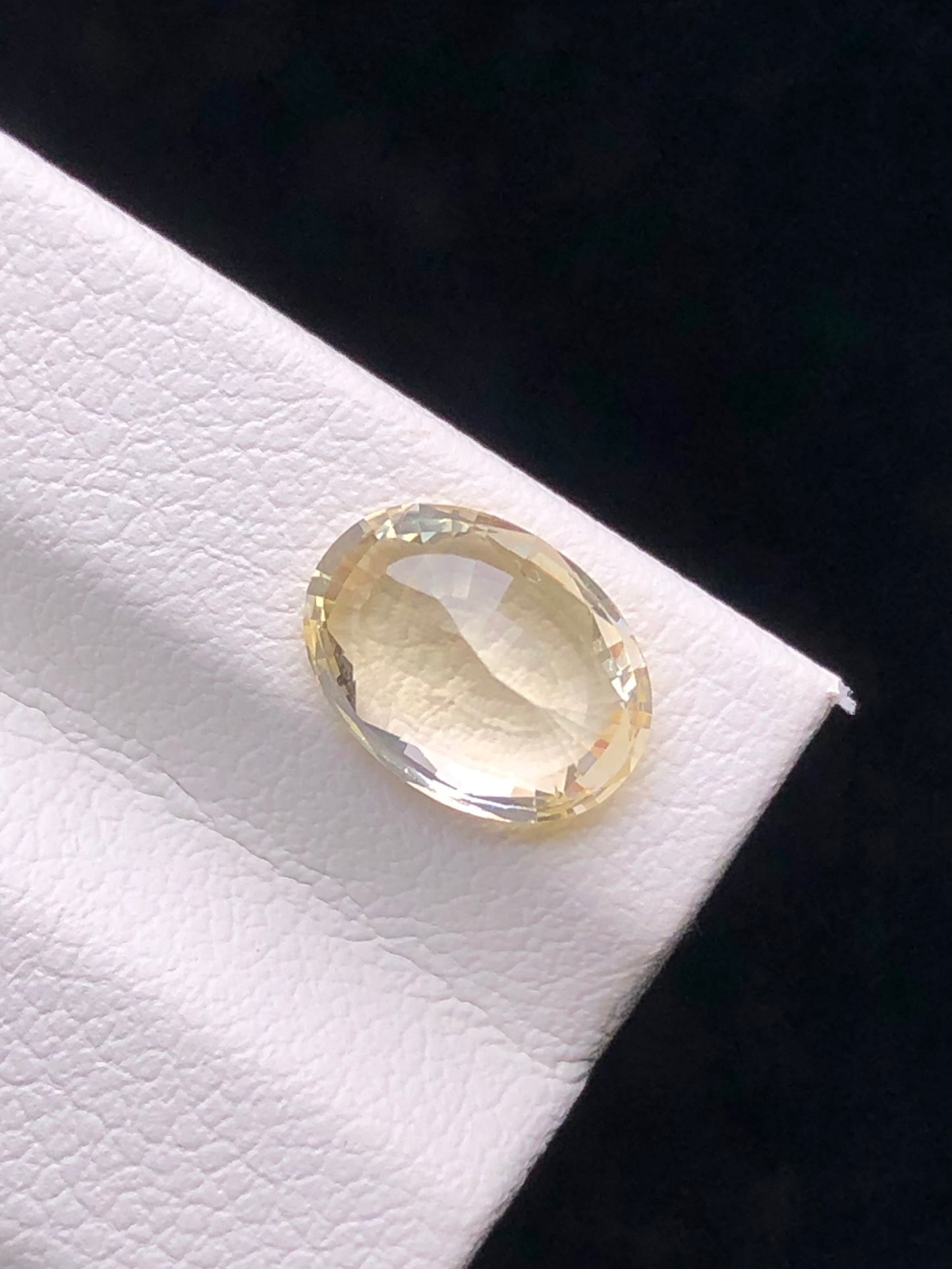 SRILANKA 1.85 CT LIGHT YELLOW NATURAL HEATED SAPPHIRE LOOSE STONE