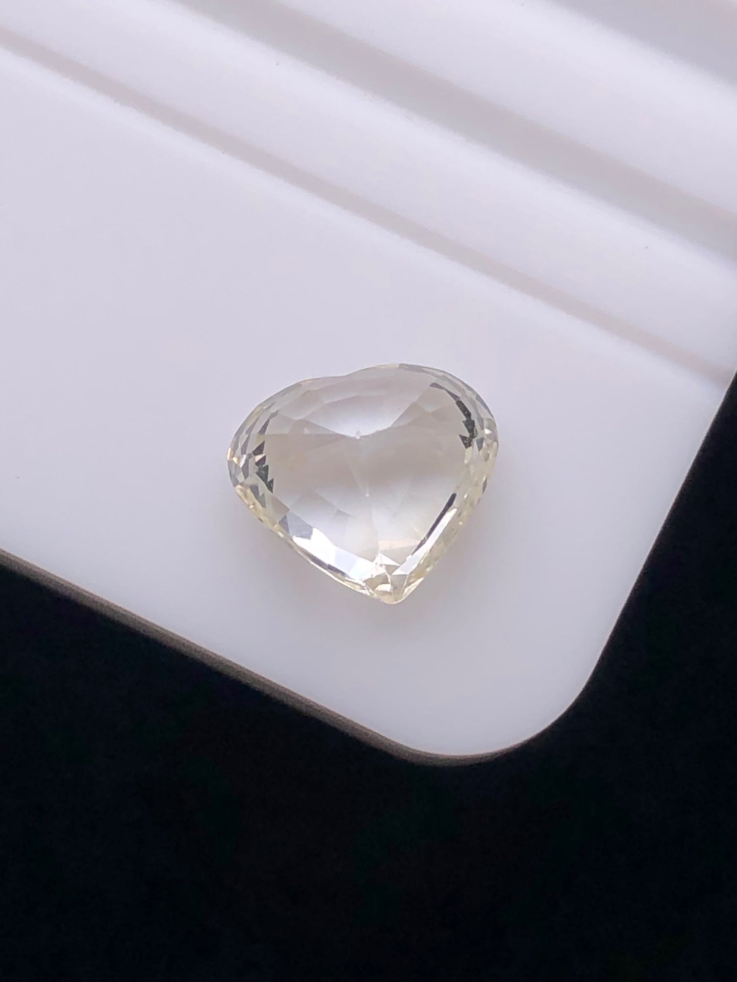 SRILANKA 2.14 CT LIGHT YELLOW NATURAL HEATED SAPPHIRE LOOSE STONE