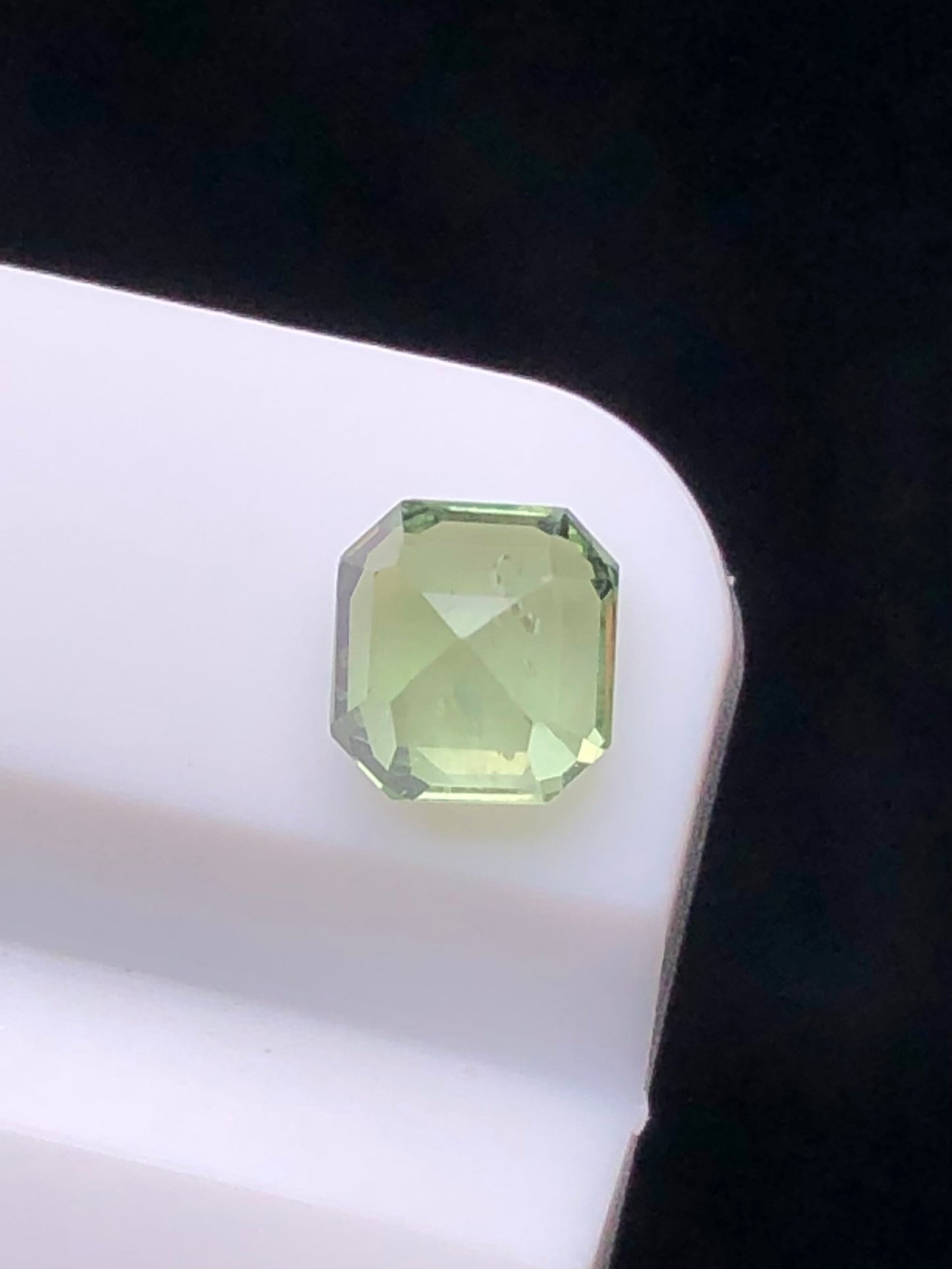 SRILANKA 0.75 CT GREEN NATURAL UNHEATED SAPPHIRE LOOSE STONE