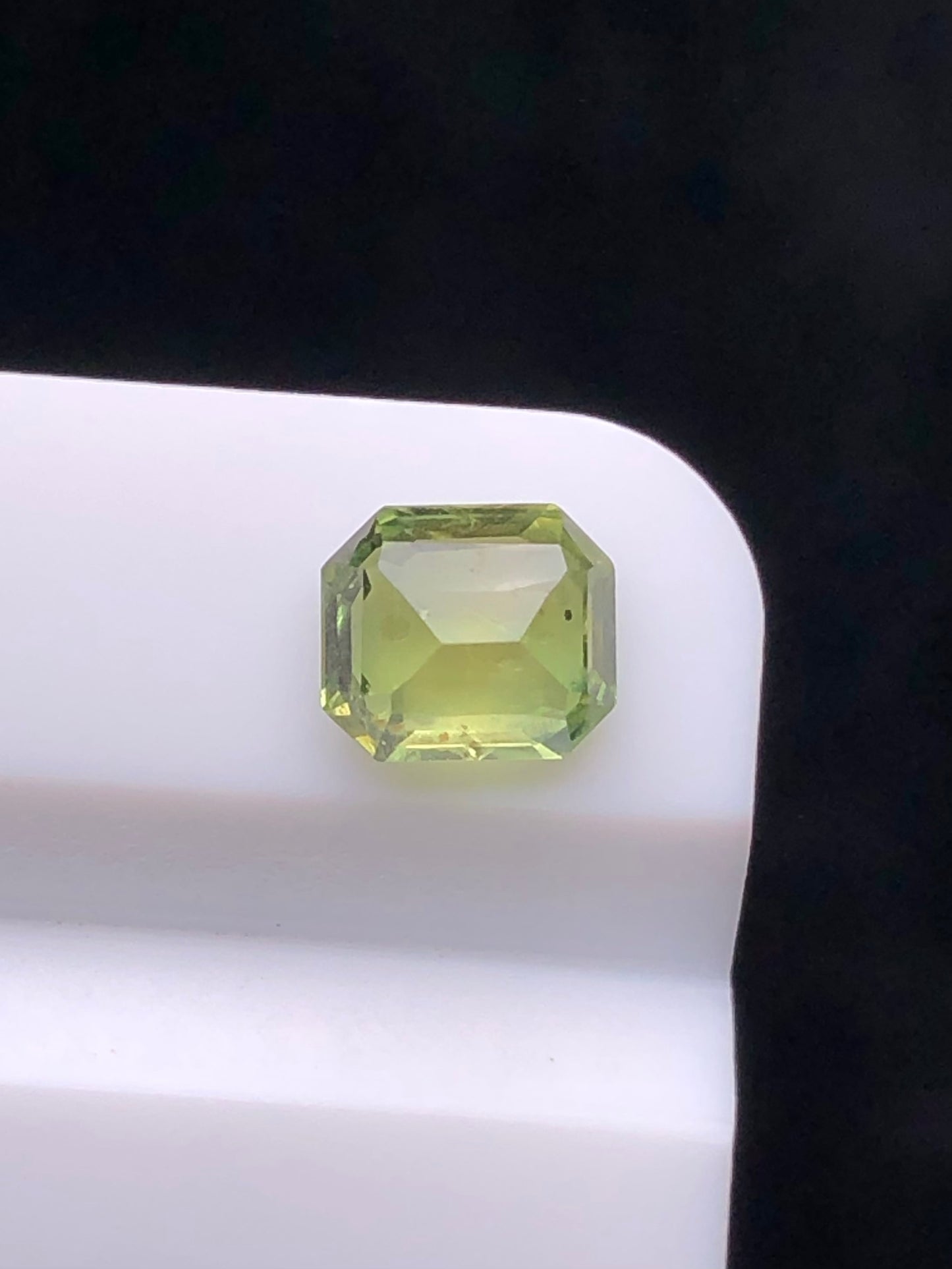 CERTIFIED SRILANK 0.88CT VIVI UNDHEATED Duck green sapphire