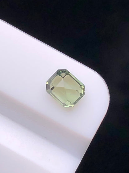 CERTIFIED SRILANK 0.5CT VIVI UNDHEATED Duck green sapphire