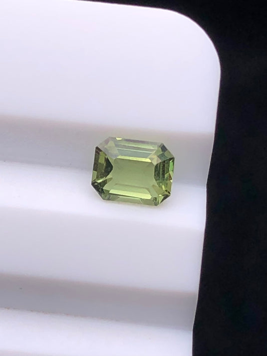 CERTIFIED SRILANK 0.62CT VIVI UNDHEATED Duck green sapphire