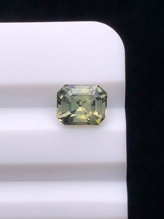 CERTIFIED SRILANK 1.29CT VIVI UNDHEATED Duck green sapphire