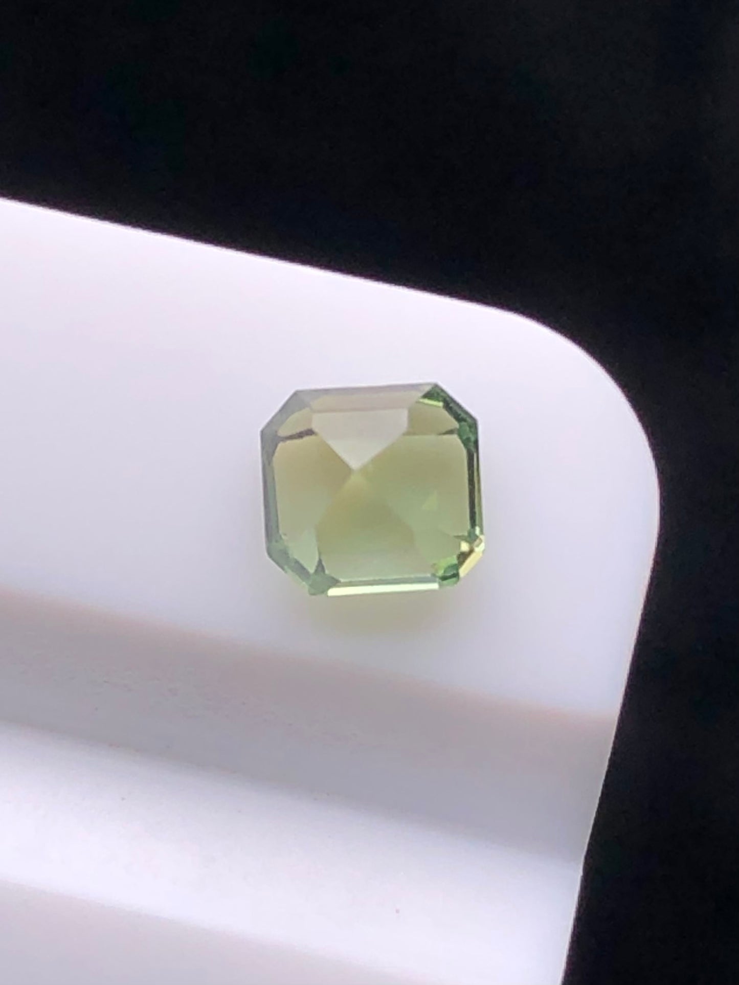 CERTIFIED SRILANK 0.62CT VIVI UNDHEATED Duck green sapphire