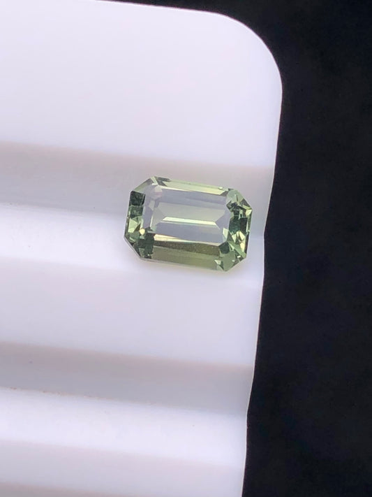 CERTIFIED SRILANK 0.96CT VIVI UNDHEATED Duck green sapphire