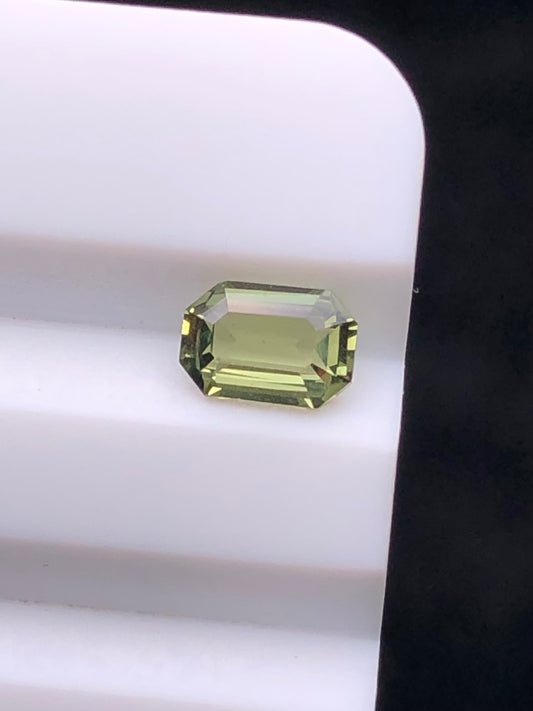 CERTIFIED SRILANK 0.65CT VIVI UNDHEATED Duck green sapphire