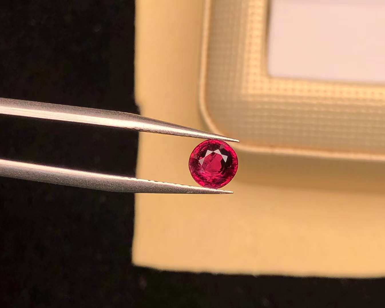 AIGS CERTIFIED 1.00 CT NATURAL RED RUBY LOOSE STONES