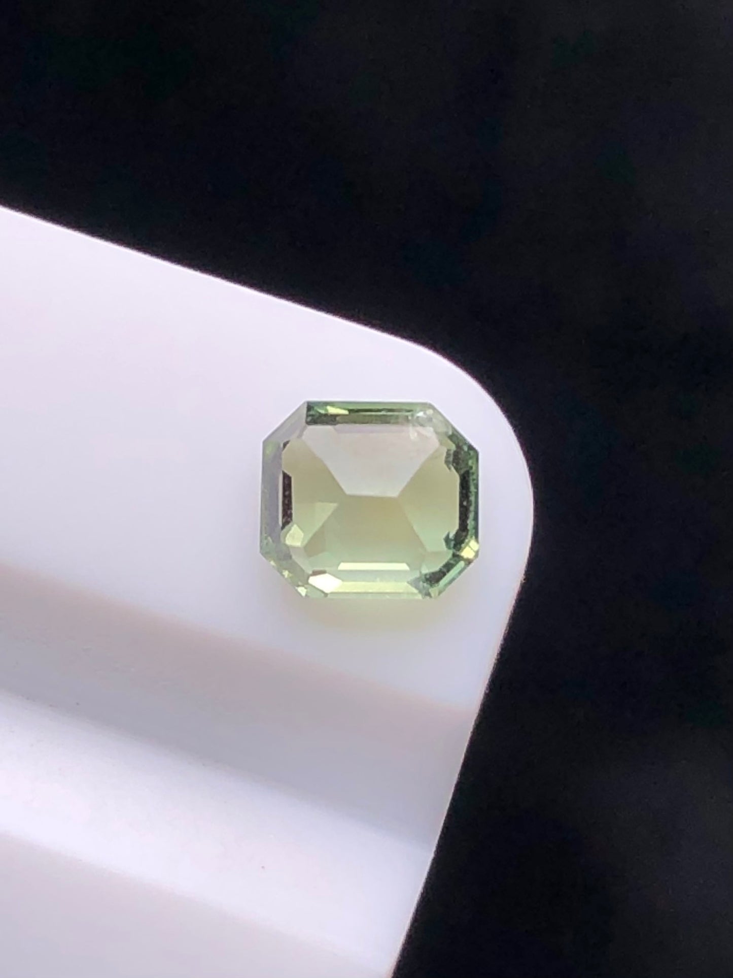 CERTIFIED SRILANK 0.71CT VIVI UNDHEATED Duck green sapphire