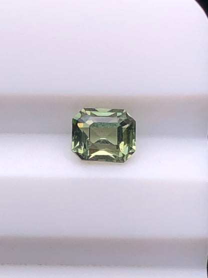 CERTIFIED SRILANK 0.5CT VIVI UNDHEATED Duck green sapphire