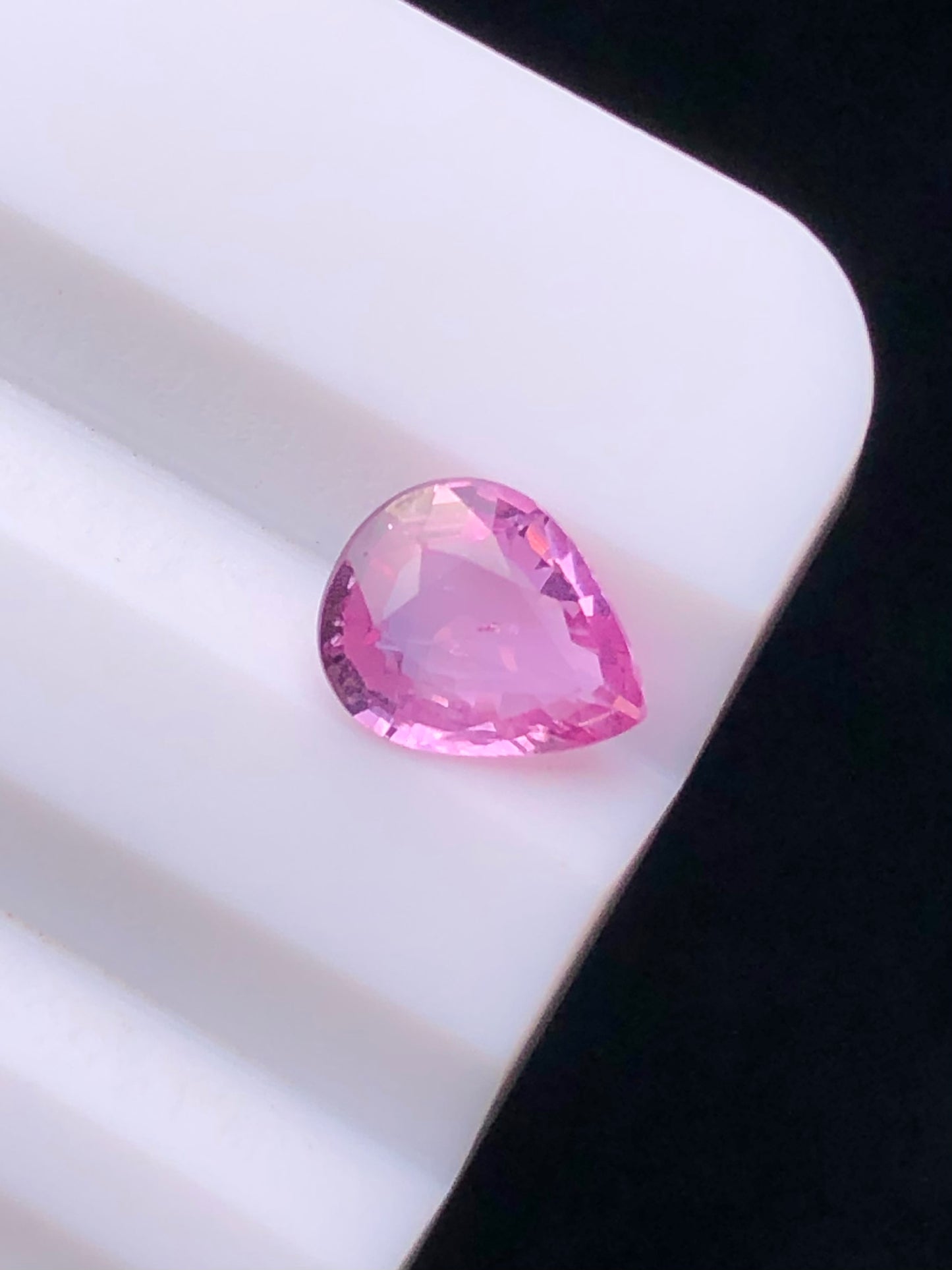 CERTIFIED SRILANKA 0.92 CT VIVID PINK UNHEATED PASTEL SAPPHIRELOOSESTONE