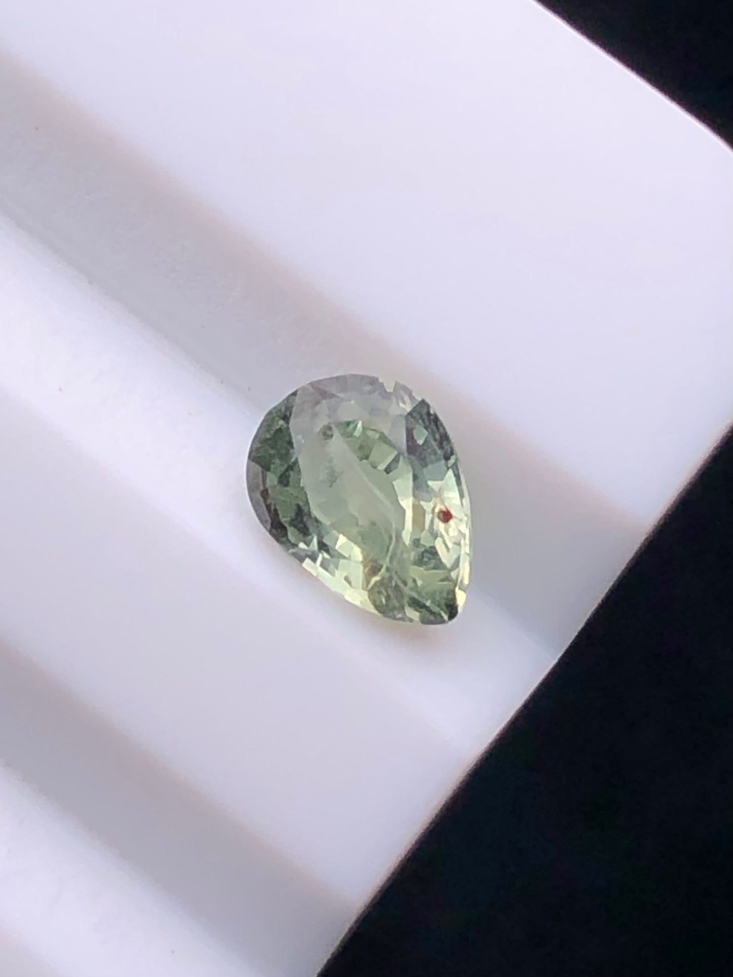 CERTIFIED SRILANK 0.65CT VIVI UNDHEATED Duck green sapphire