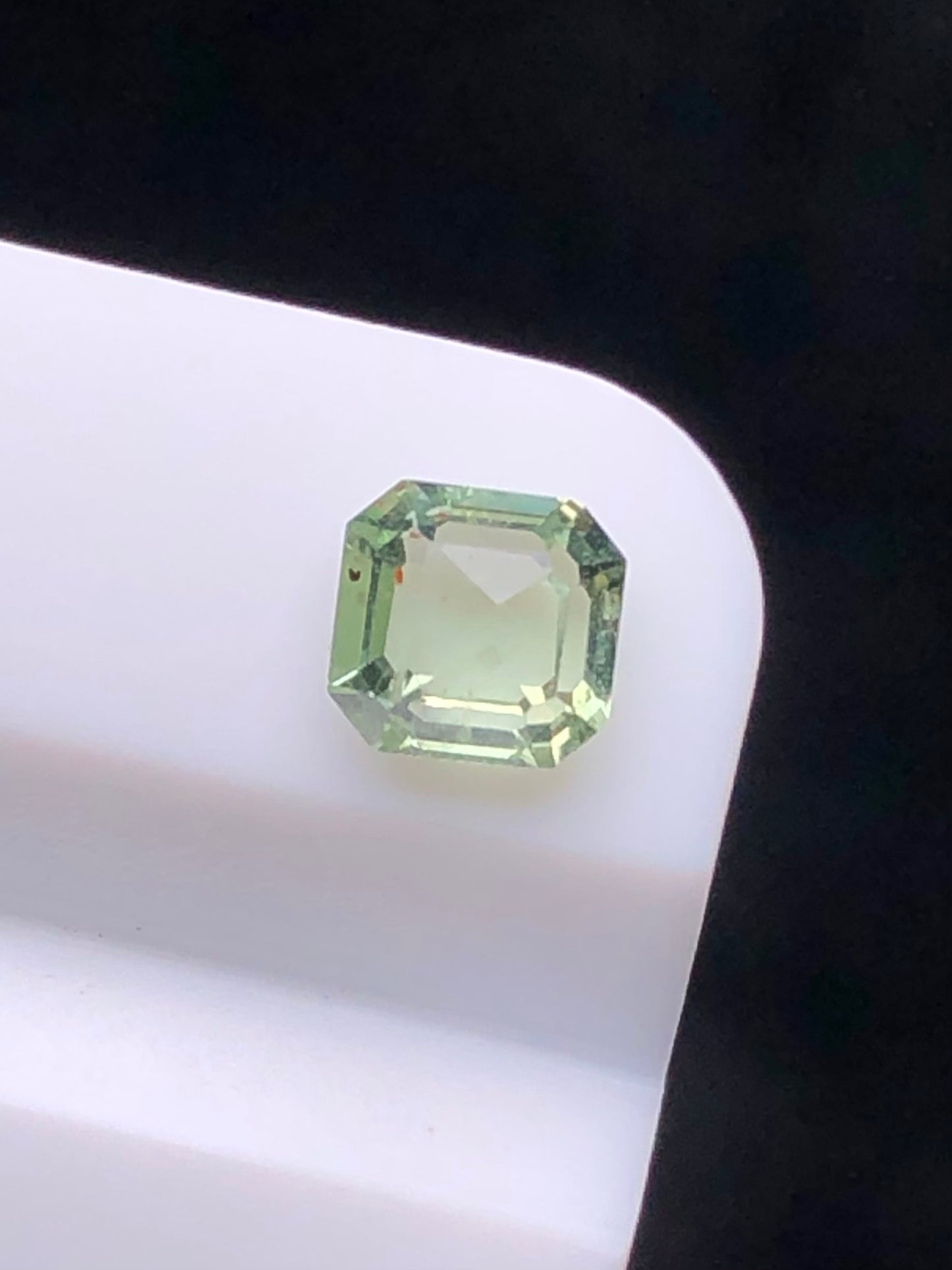 CERTIFIED SRILANK 0.5CT VIVI UNDHEATED Duck green sapphire