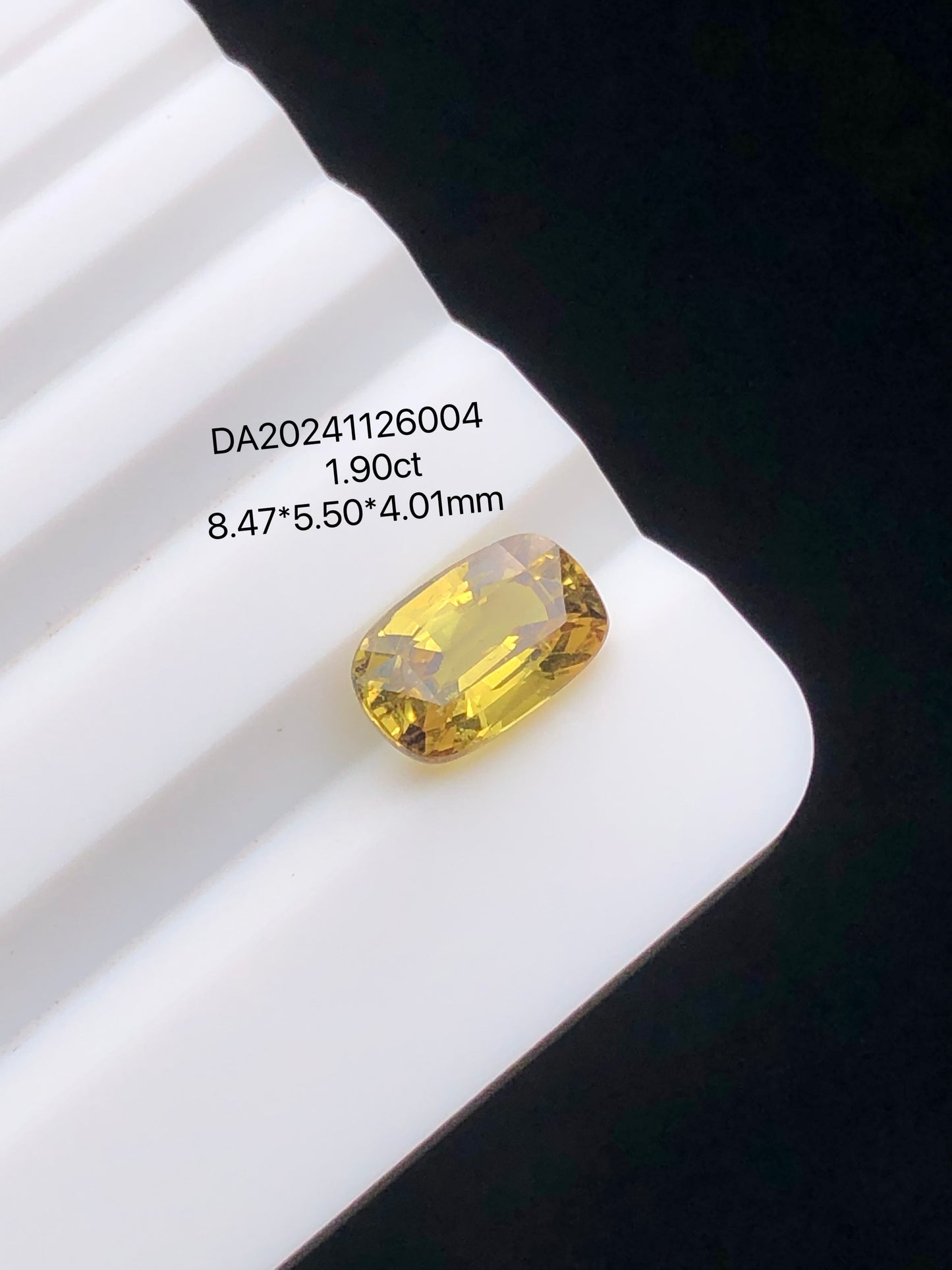 SRILANKA 1.9 0CT YELLOW NATURAL HEATED SAPPHIRE LOOSE STONE