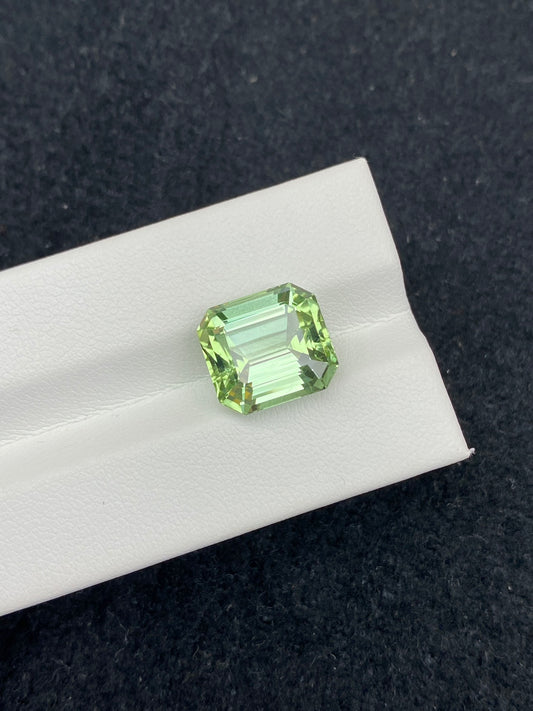 8.115CT NATURAL AFGHANISTAN YELLOWISH GREEN TOURMALINE STONE