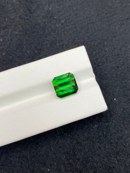 6.08CT NATURAL AFGHANISTAN ELECTRIC GREEN TOURMALINE STONE