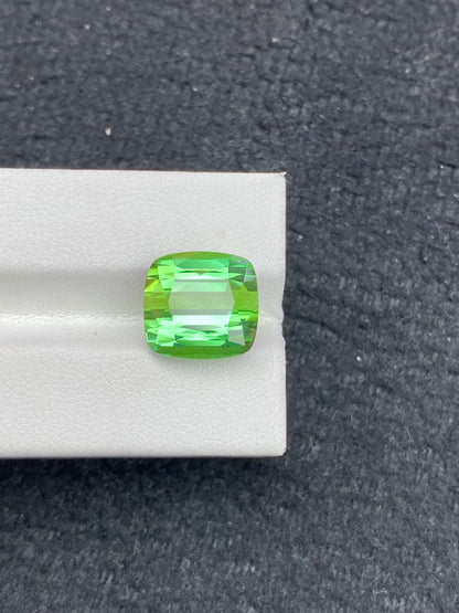 10.095CT NATURAL AFGHANISTAN YELLOWISH GREEN TOURMALINE STONE