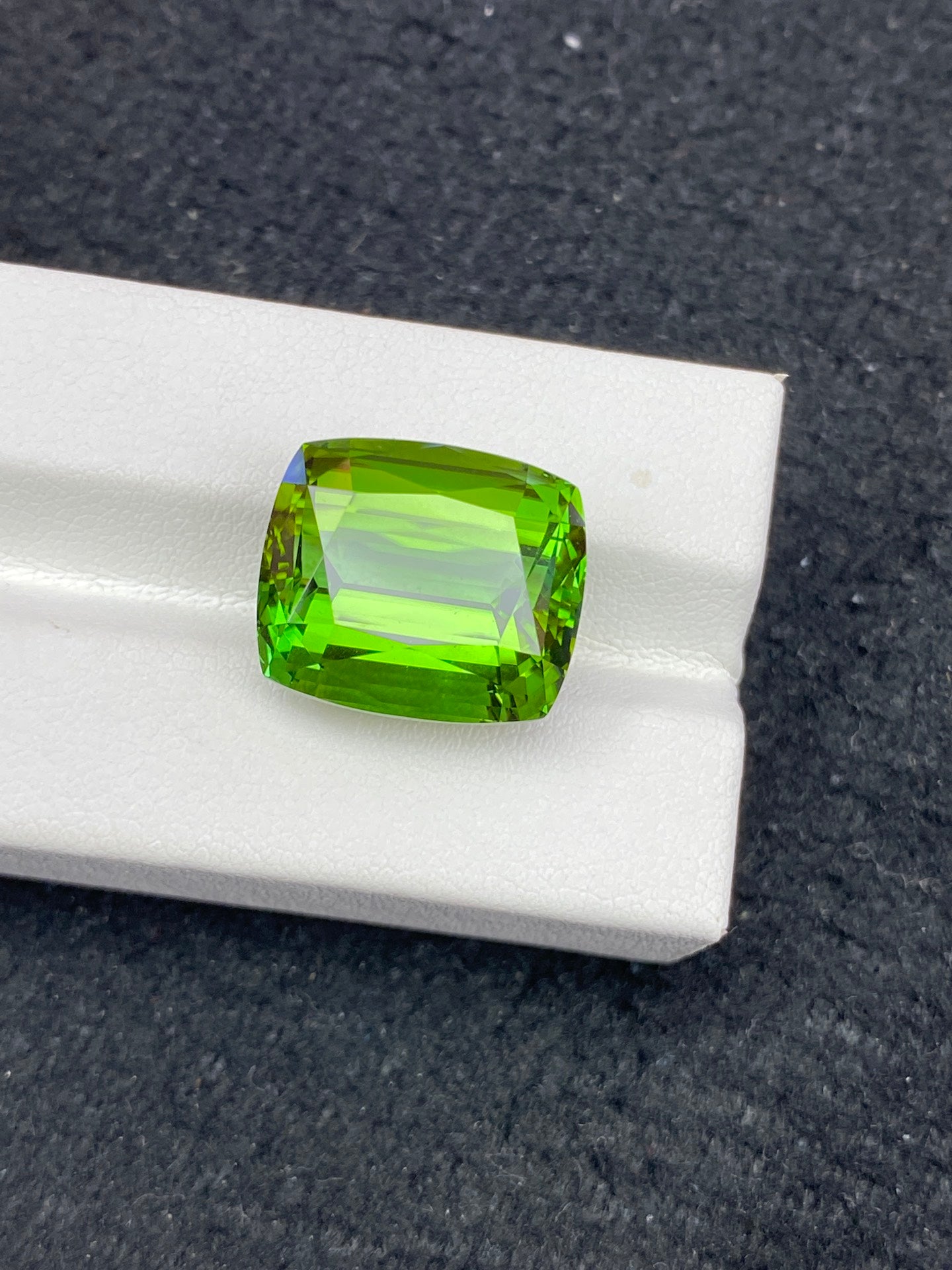 20.71CT NATURAL AFGHANISTAN YELLOWISH GREEN TOURMALINE STONE