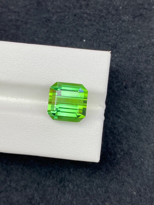 8.42CT NATURAL AFGHANISTAN YELLOWISH GREEN TOURMALINE STONE