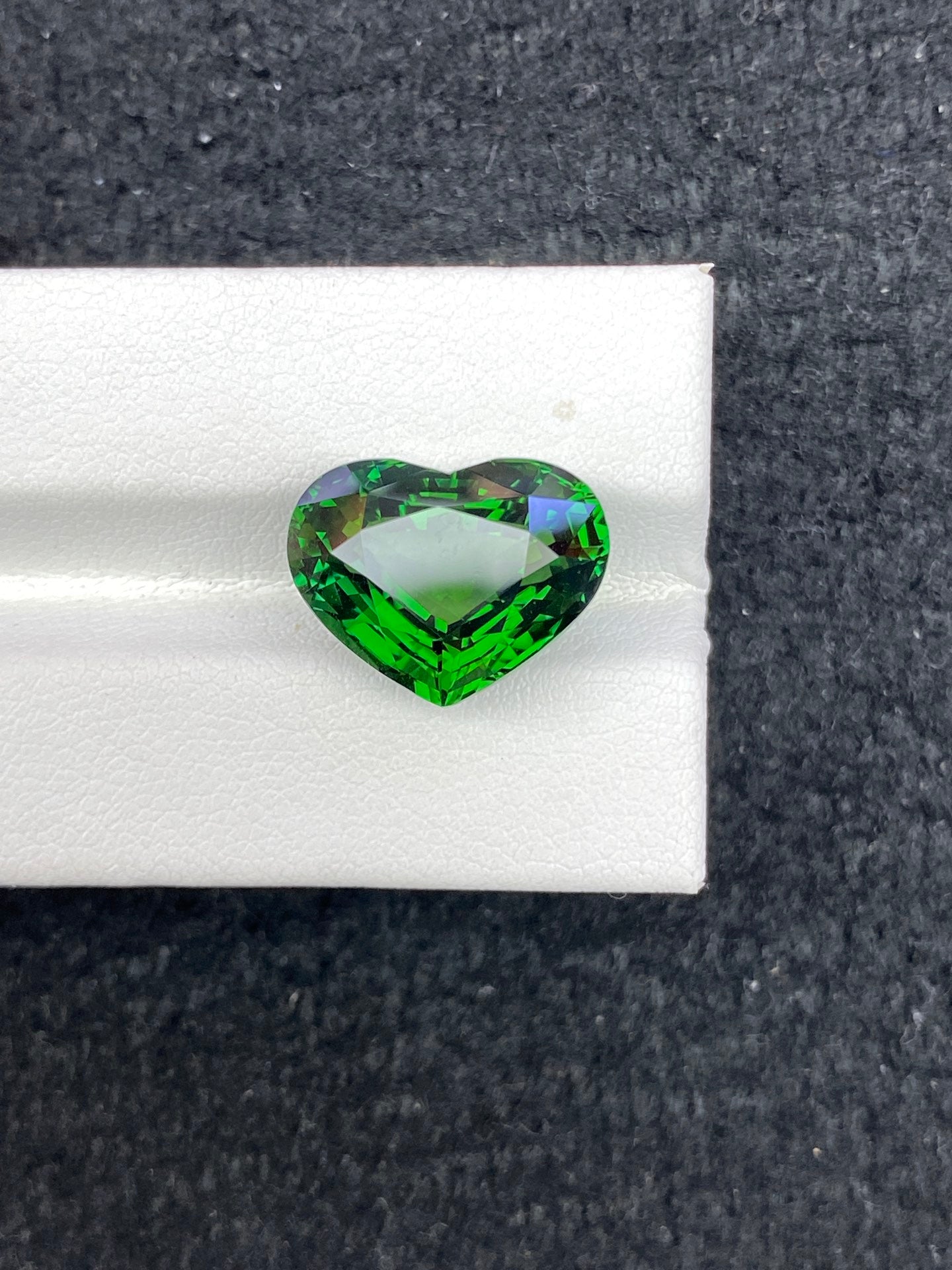 10.72CT NATURAL KENYA CHROME TOURMALINE STONE