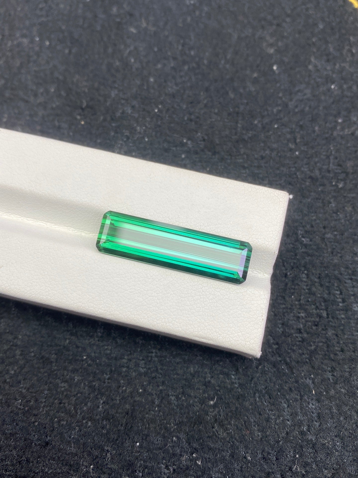 13.725CT NATURAL AFGHANISTAN GREEN TOURMALINE STONE