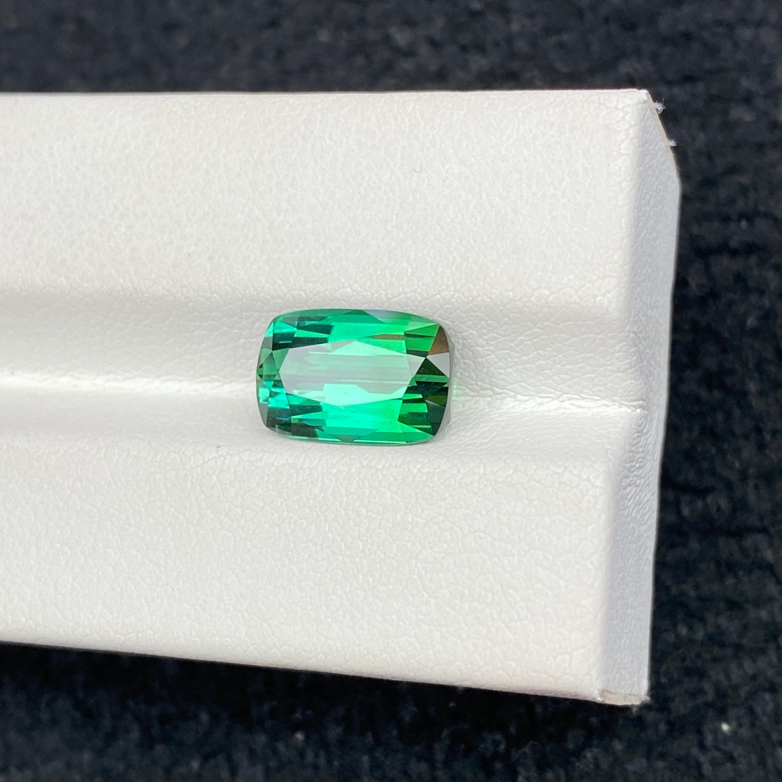 3.5CT NATURAL AFGHANISTAN GREEN TOURMALINE STONE