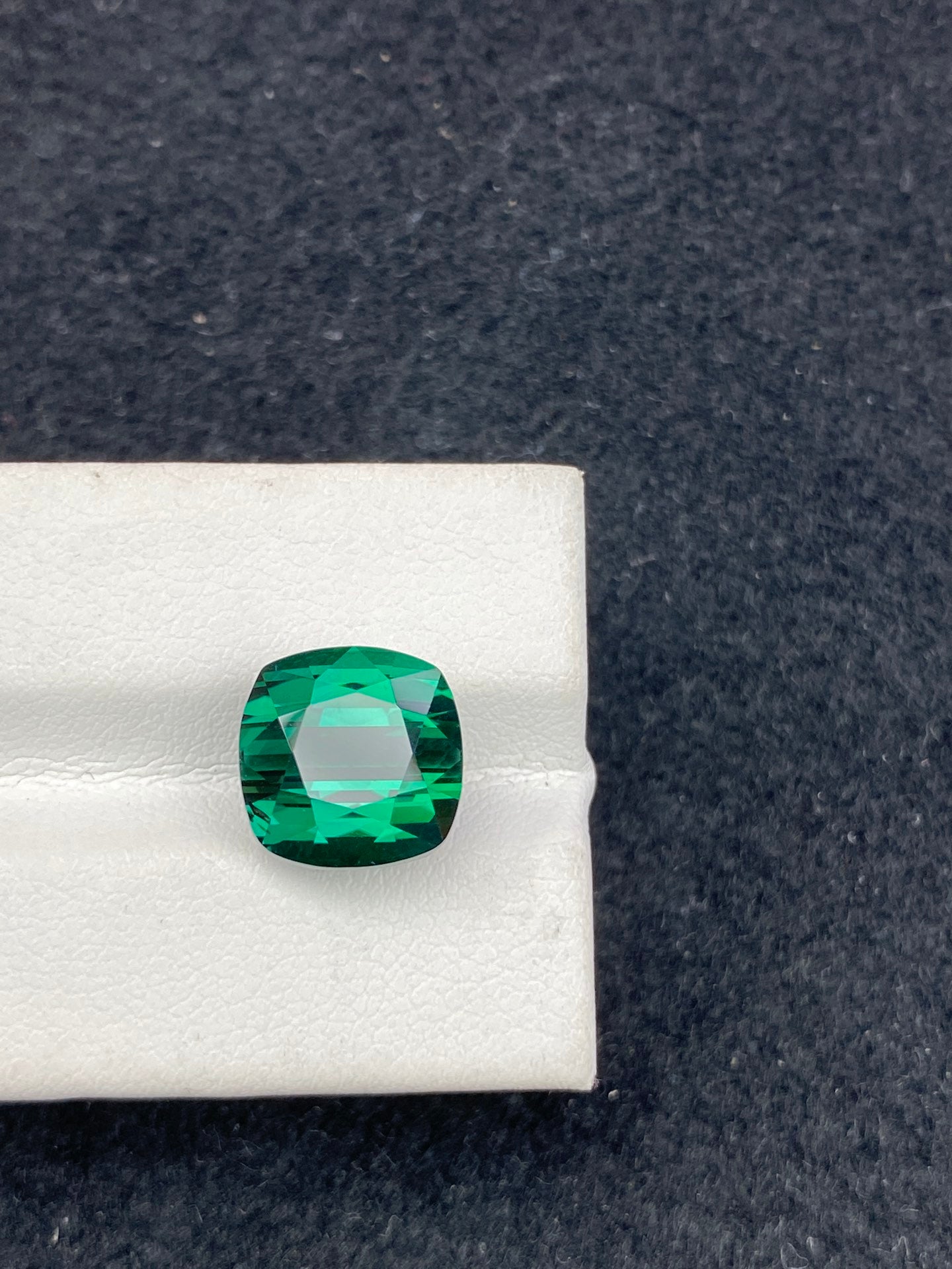 7.92CT NATURAL AFGHANISTAN GREEN TOURMALINE STONE