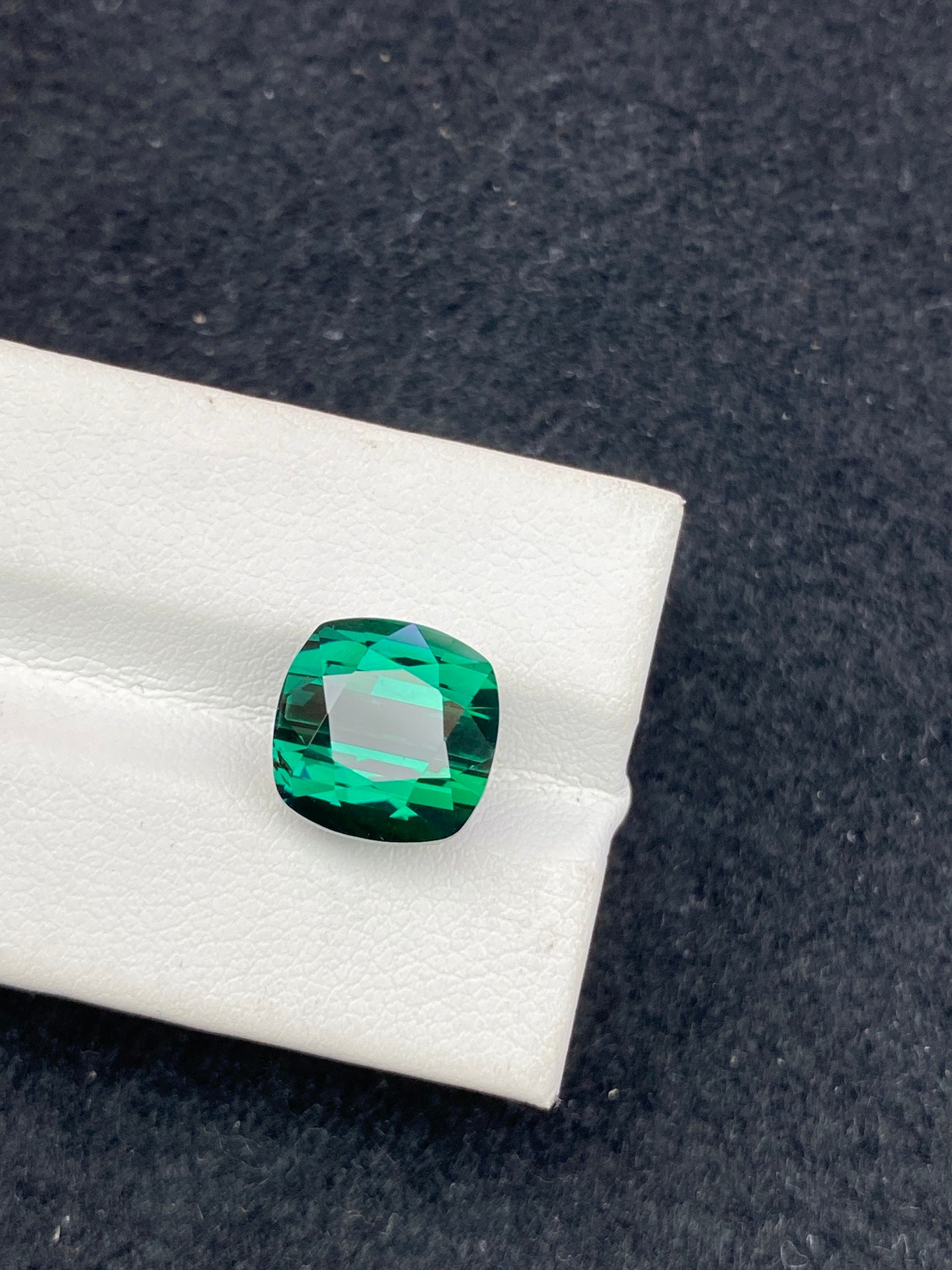 7.92CT NATURAL AFGHANISTAN GREEN TOURMALINE STONE