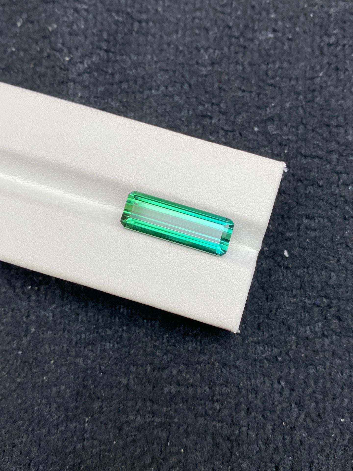 8.035CT NATURAL AFGHANISTAN GREEN TOURMALINE STONE