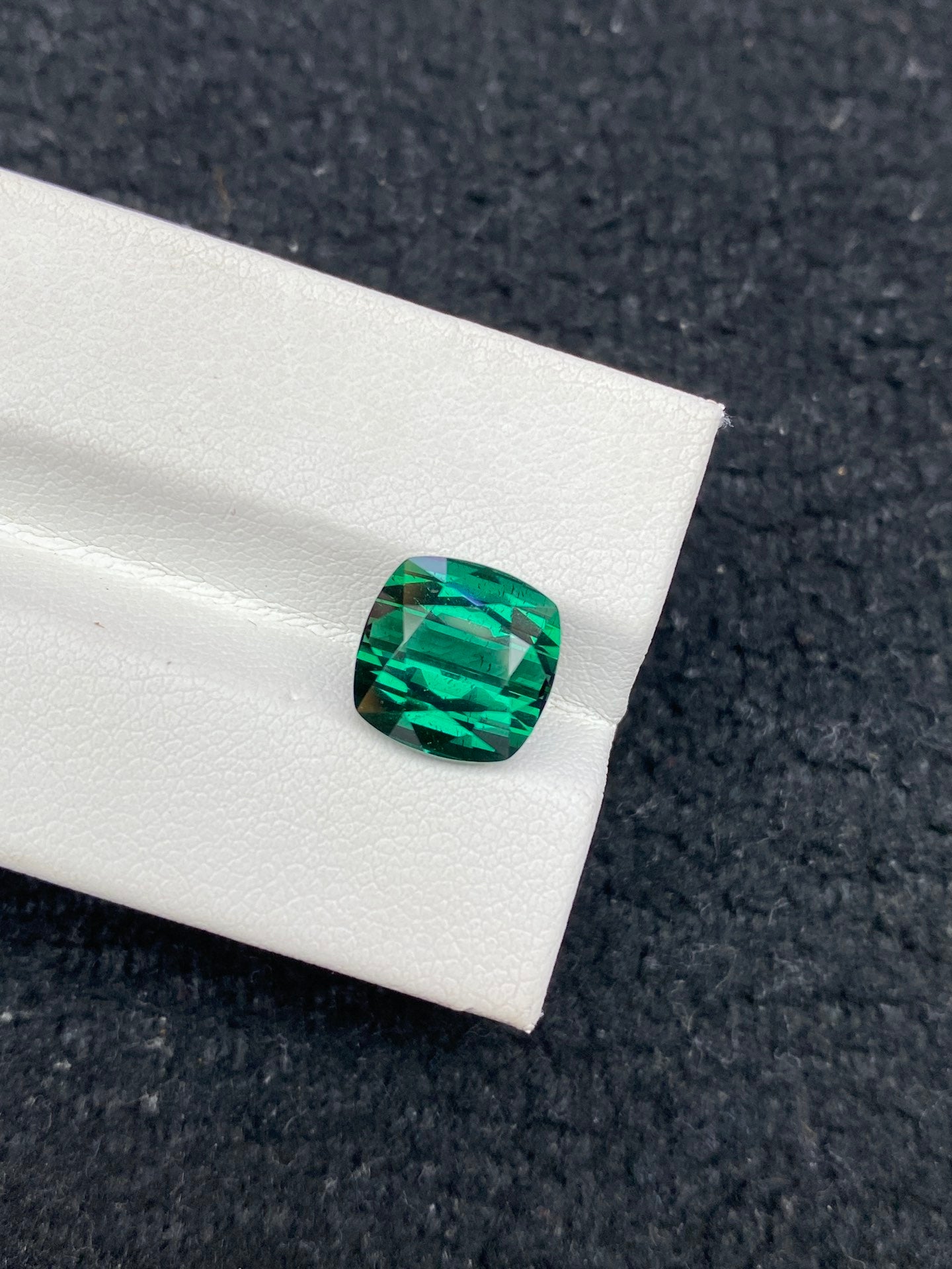 4.765CT NATURAL AFGHANISTAN GREEN TOURMALINE STONE