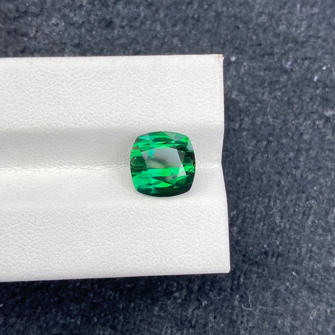 3.93CT NATURAL AFGHANISTAN GREEN TOURMALINE STONE