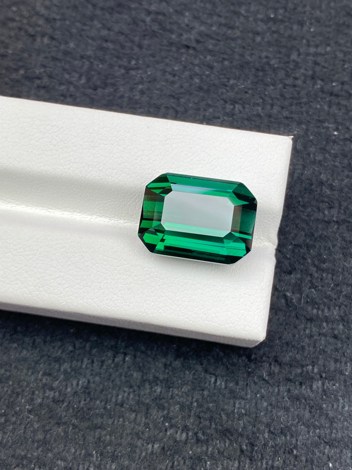 18.685CT NATURAL NAMIBIA GREEN TOURMALINE STONE