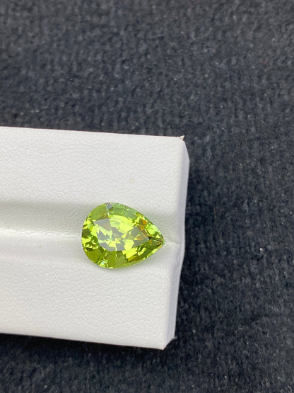 4.865CT NATURAL CONGO YELLOW GREEN TOURMALINE STONE