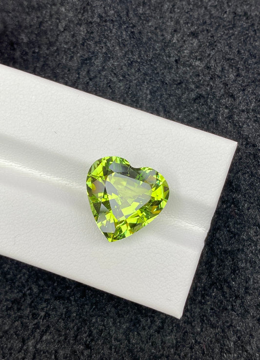 8.595CT NATURAL CONGO YELLOW GREEN TOURMALINE STONE