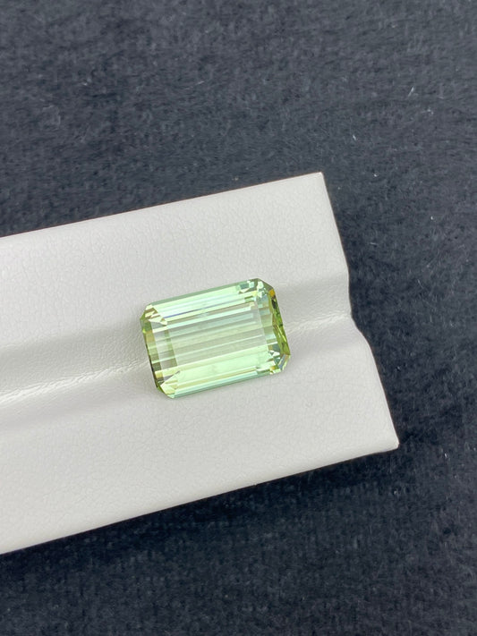 8.245CT NATURAL CONGO YELLOWISH GREEN TOURMALINE STONE