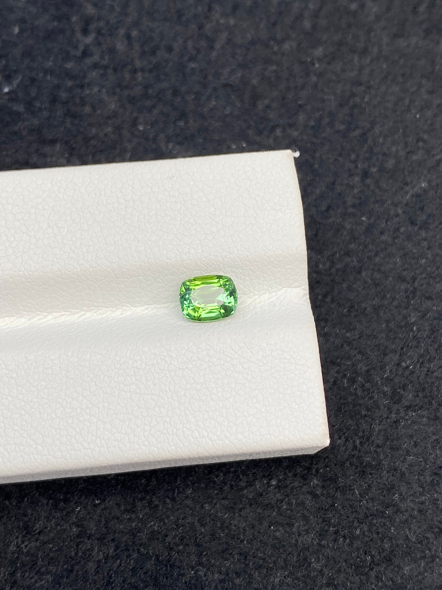 0.8 CT NATURAL AFGHANISTAN GREEN TOURMALINE STONE