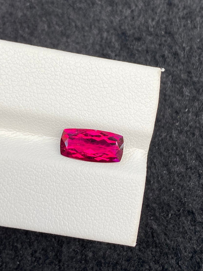 1.8 CT NATURAL BRAZIL RUBELLITE TOURMALINE STONE