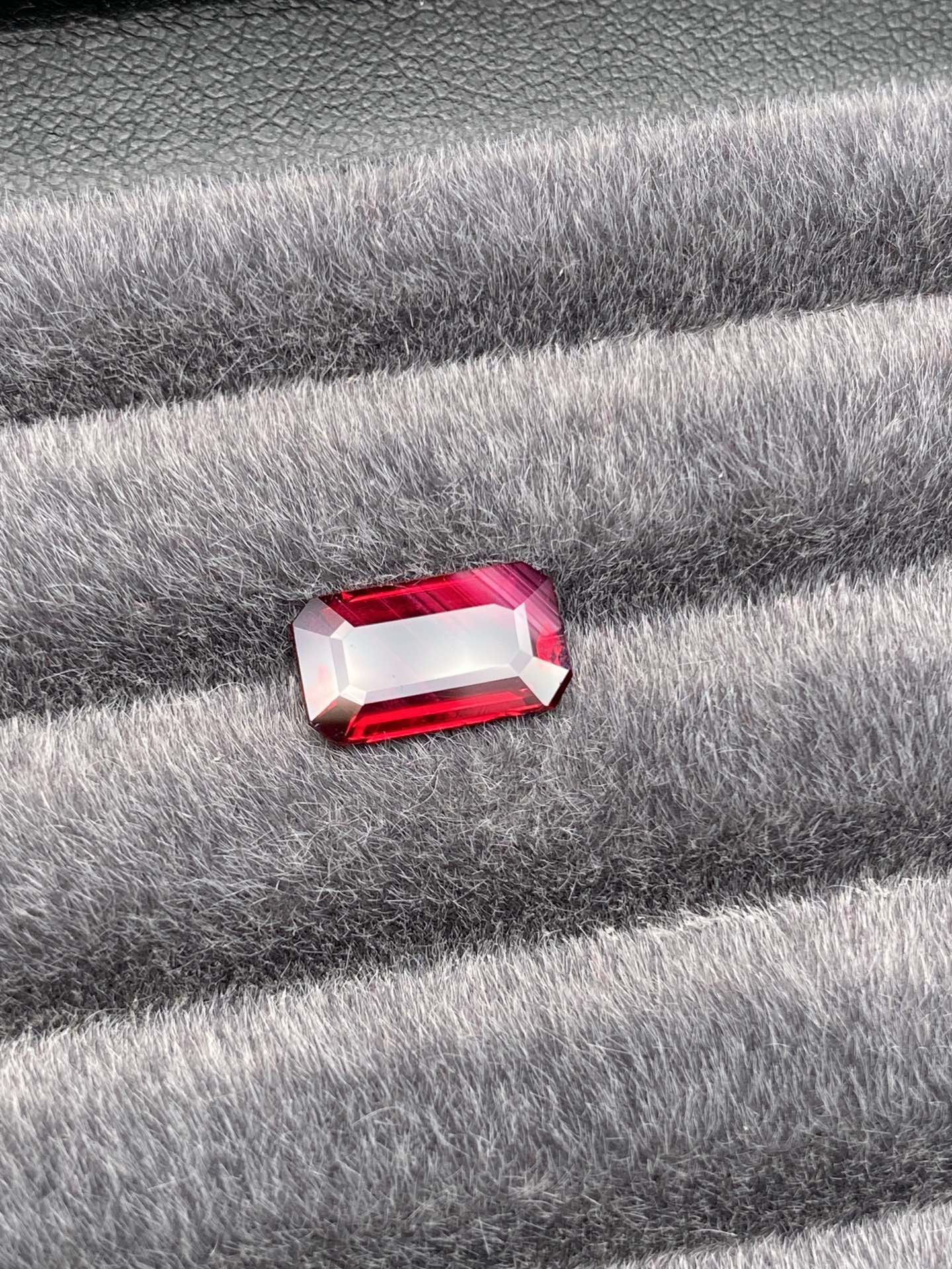 2.64 CT NATURAL UNHEATED MOZAMBIQUE PIGEON'S BLOOD RUBY STONE