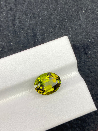 3.905CT NATURAL CONGO YELLOWISH GREEN TOURMALINE STONE