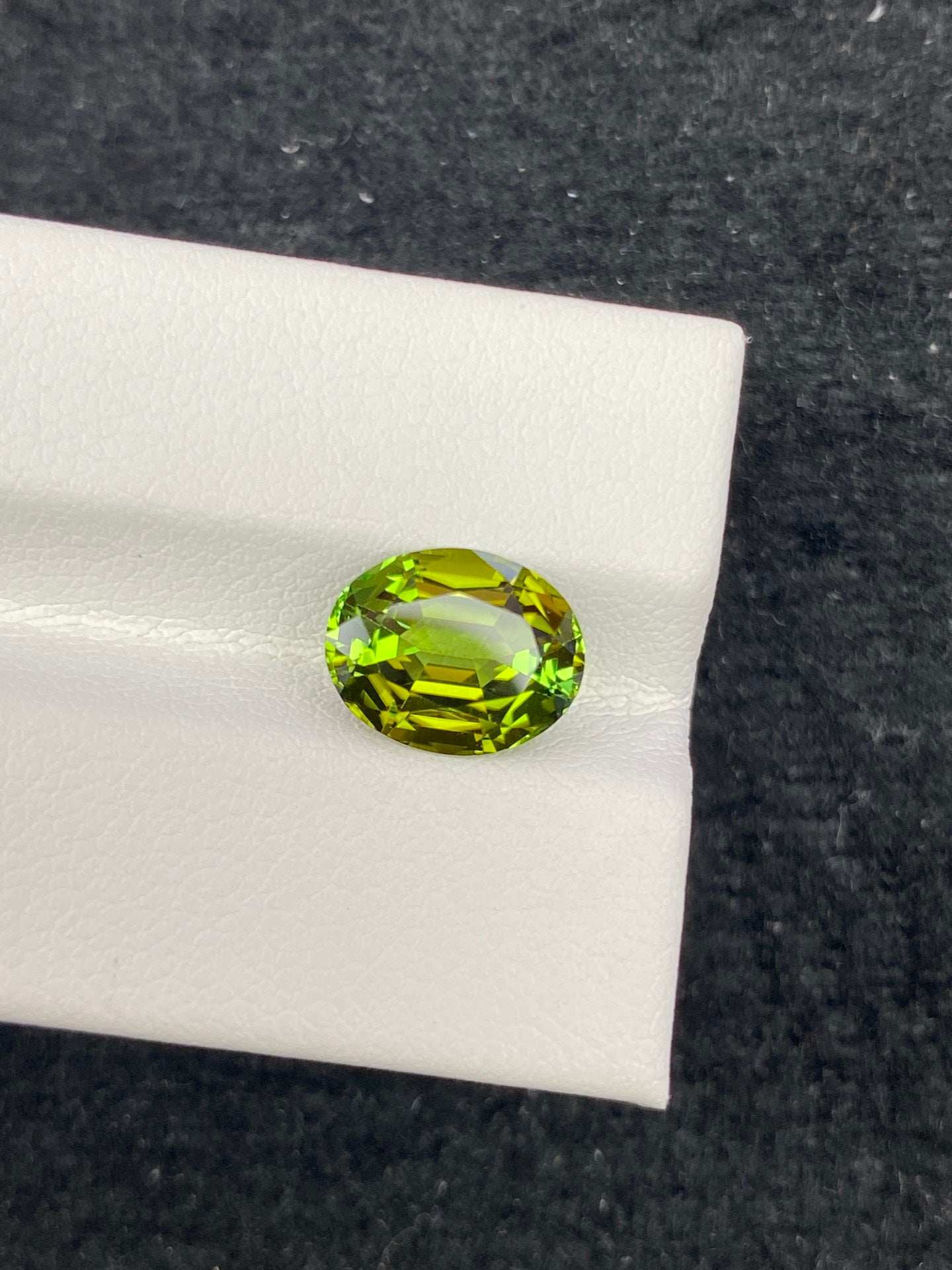 3.085CT NATURAL CONGO YELLOWISH GREEN TOURMALINE STONE