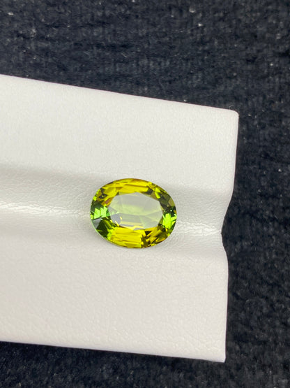 2.915CT NATURAL CONGO YELLOWISH GREEN TOURMALINE STONE