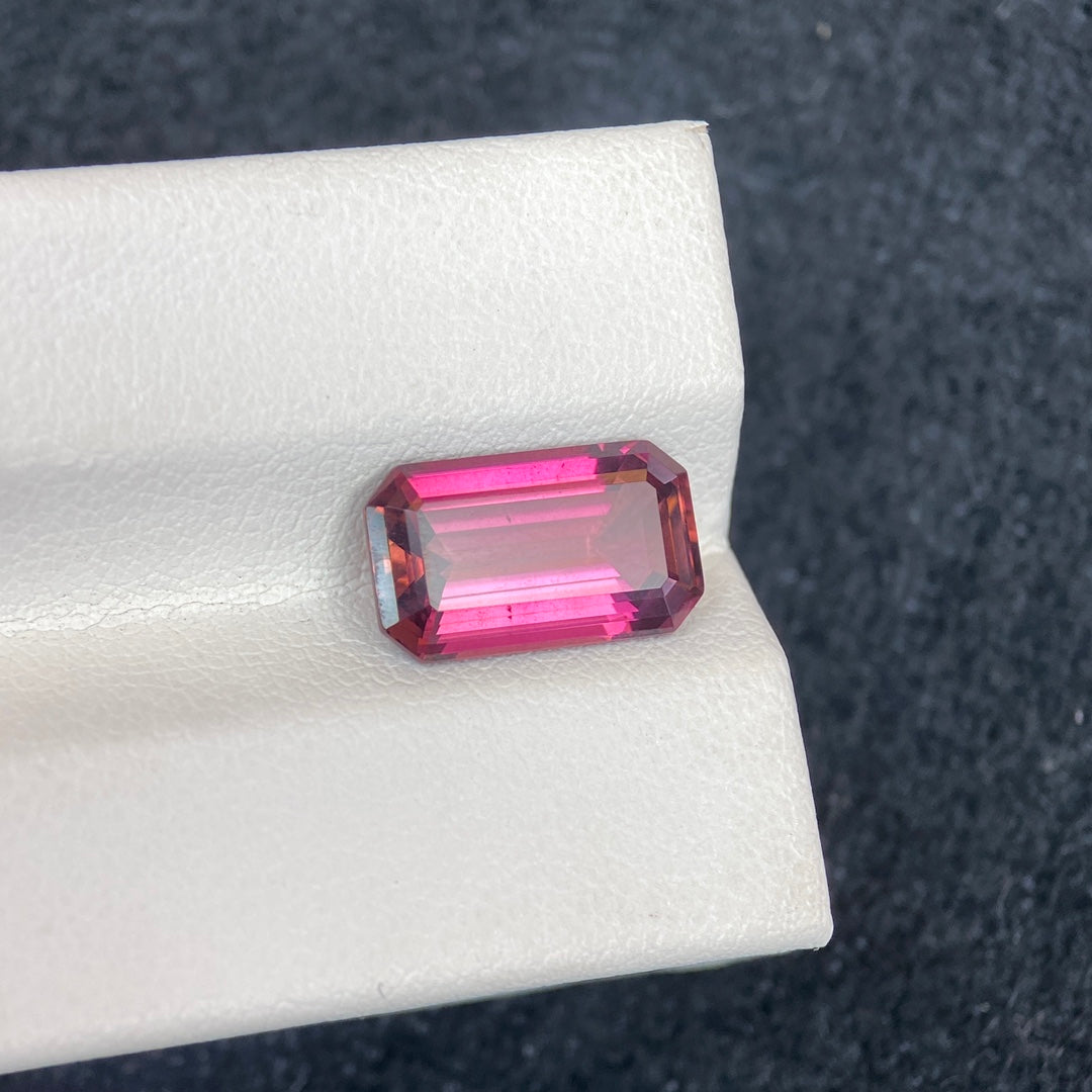 3.47CT NATURAL BRAZIL RED TOURMALINE STONE